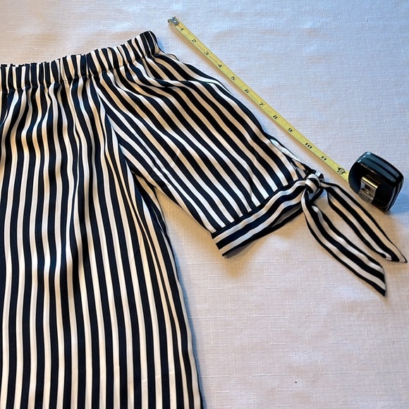 H&M BLUE AND WHITE STRIPED TOP SIZE 8 - Picture 6 of 13